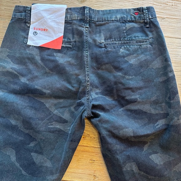 Sundry Bermuda Camo Short - Picture 2 of 5